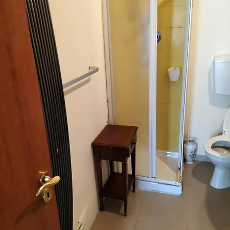 Parking Free 366-1968-378 Via Grimm 招待所